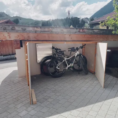 Gaia Im Bergdorf 아파트 *